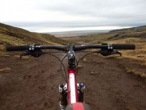 Maastopyöräilyä Islannissa