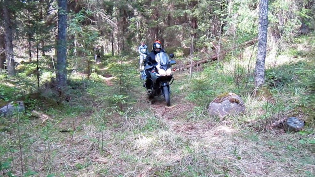 Peruskoulutus hiekkatiellä ajoon