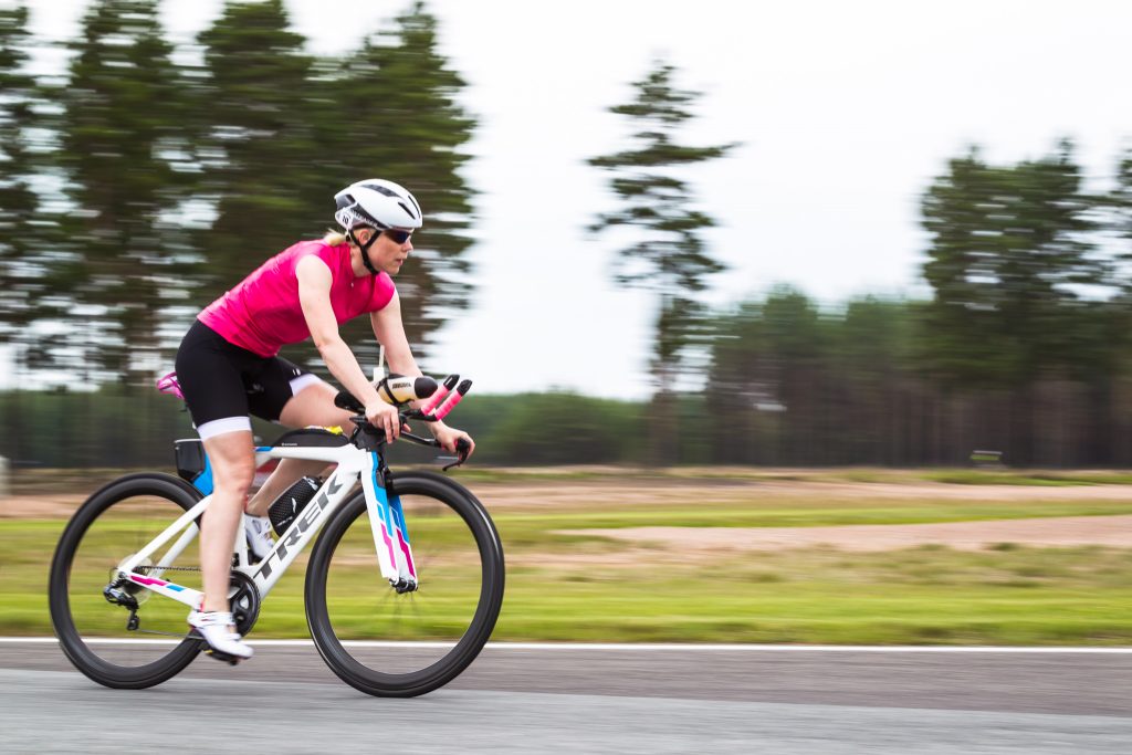 Minä ja Speedy radalla :). Kypäränä Bontrager Ballista aerokypärä. Kuva: Timo Kananoja